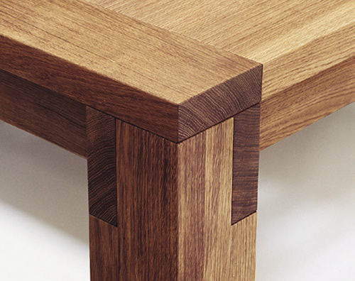 massiver Eichenholz Tisch in handwerklicher Schreiner Qualität